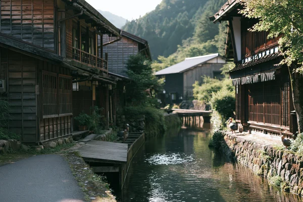水路沿いの古い町並み - 世界遺産・遺跡 / 建築・都市の壁紙