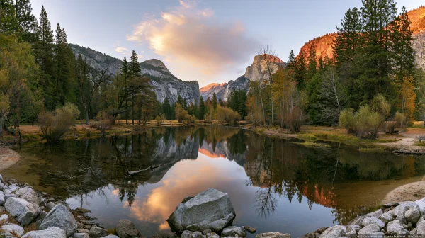 夕焼けの雲と谷の湖に映る岩山の壁紙 - 自然・風景 / 空・星空・夕景