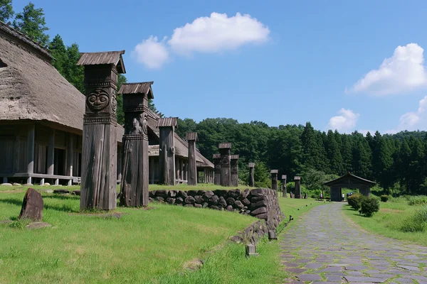 板塀の続く山里の道 - 世界遺産・遺跡の壁紙
