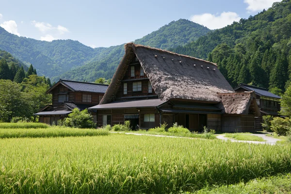 茅葺き屋根の里 - 世界遺産・遺跡の壁紙