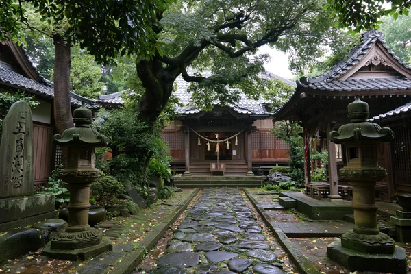 石灯籠の並ぶ社の道 - 世界遺産・遺跡の壁紙