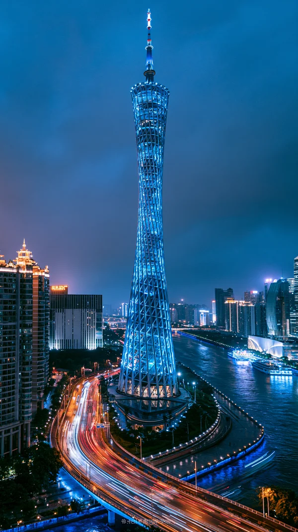 夜光るタワーの街 - 建築・都市の壁紙
