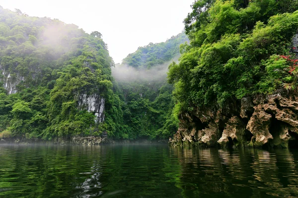 霧のカルスト河川 - 海・湖・水辺 / 自然・風景の壁紙
