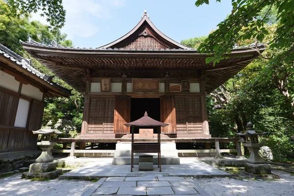A Quiet Shrine Hall - Heritage & Ruins wallpaper