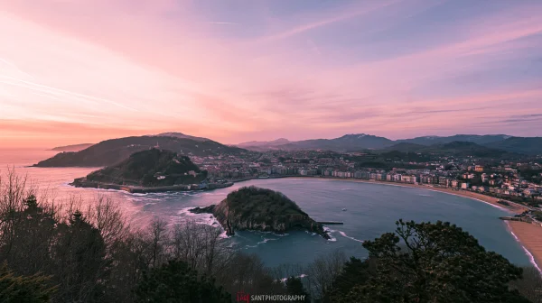 Seaside City and Island Bay in Sunset Pink - Sea, Lakes & Water wallpaper
