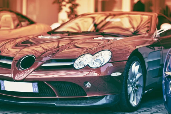 赤いスポーツカーのフロントアップの壁紙 - 暮らし・食べ物