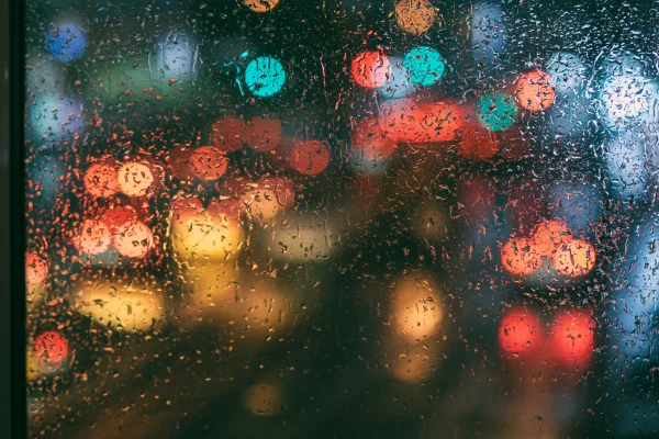 Streetlight Bokeh Blurred on Rainy Glass - Architecture & Cities wallpaper